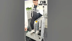 Duyarlı sıkışmaya karşı koruma ile salıncak kapı denetleyici